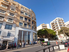 Sliema Ferries APT, with beautiful views AC & WIFI by 360 Estates