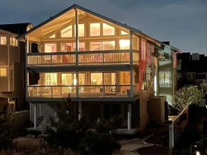 Dolphin's Den 3 Bedroom Condo by Redawning