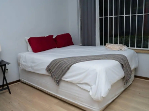 Impeccable 3-bed House in Joburg, 6km nr Sandton