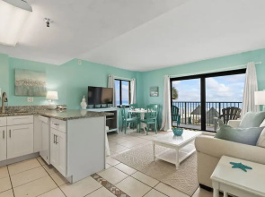 Updated Ocean Front Condo Aquamarine Suite 201