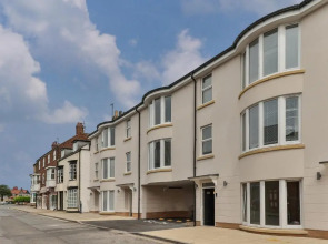 13 Belle House - Apartment 1