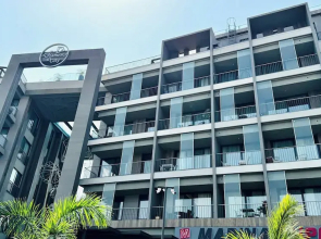 Elite Luxury Suites at Diamond in City