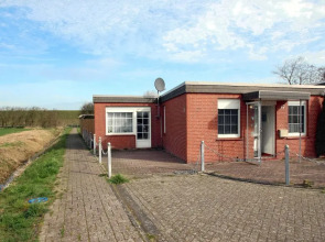 Holiday Bungalow in Dornumersiel