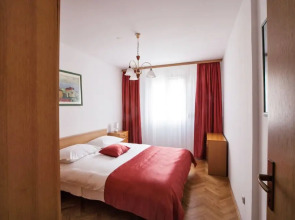 Spacious apartment 2 rooms free parking