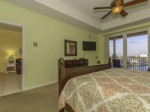 Waterfront Breeze - 3 Br condo by RedAwning