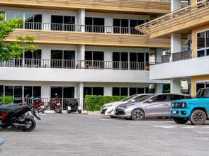 1BR Condo Gym Sauna Pool 650m Beach C271
