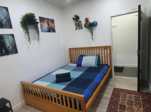 One Bedroom APARTMENT with GARDEN,sleep up to 4ppl