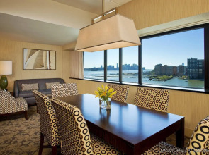 Sheraton Lincoln Harbor Hotel