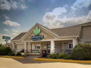EverSpring Inn & Suites