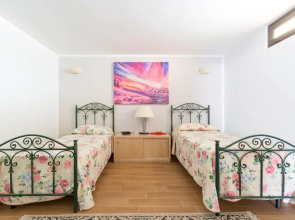 Intera villa con 2 bagni 4 camere da letto e box auto