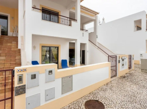 Great 2 bedroom apartment with communal pool