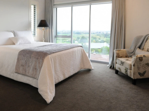 Quail Lodge