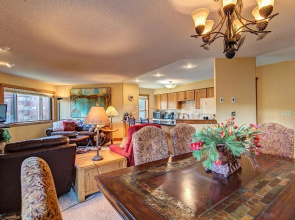 #1788 Sawmill Creek Condos 2 Bed Ski-in, Prime Downtown Location