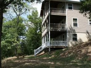 Serenity Hilltop Retreat