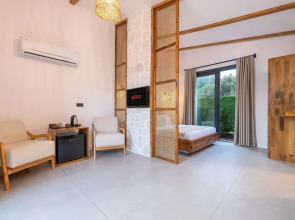 Rota Kilidonia Karaöz Suites&Villas