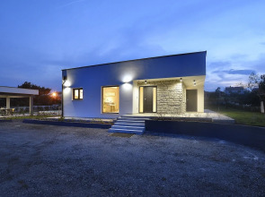 Comfortable, Stylish, Detached Villa With Garden, Private Pool, Near the Beach
