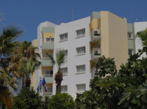 Maistrali Hotel Apts