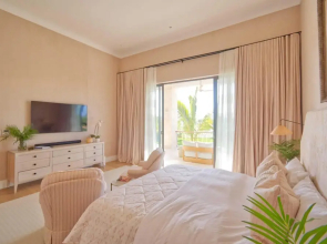 Luxury Villa With Heated Pool Jacuzzi Full Staff