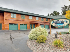 Lake Minocqua Condo w/ Shared Fire Pit!