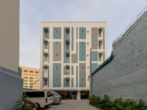 IHotel Uptown BGC