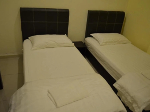 OYO 44103 8 Hotel