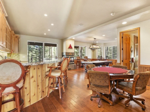 Fully Remodeled Tahoe Retreat with Game Room and Hot Tub