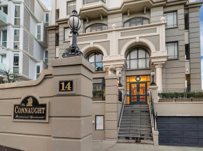 QV Modern Apartment with carpark - 674