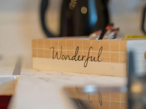 Zalman's Ground Floor 1BR Place