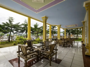 Hotel Mahkota Pantai by OYO Rooms