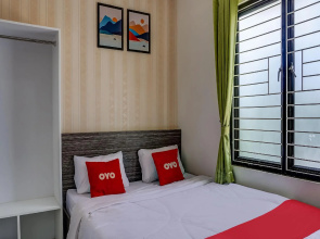 OYO 90940 Guesthouse Colombus G12