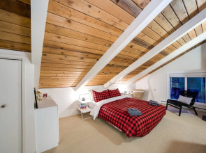 66SL - Hot Tub - WiFi - 3+ Bedroom - Sleeps 10