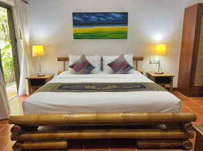 Luxury Four Bed Villa Jasmine, Infinity Pool, Full Staff , Chef and Breakfasts