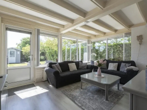 Welcoming Bungalow With Garden