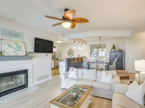 Swim, Boat & Fish: Townhome on Lake of the Ozarks