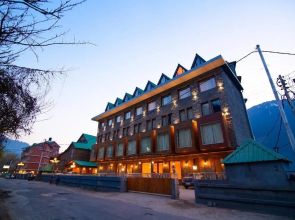 Coral Resort and Spa, Centrally Heated Mountain Side Resort, Manali