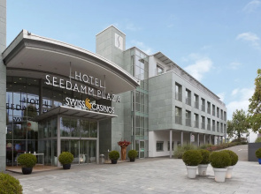 Seedamm Plaza