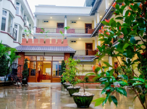 City Light Hotel