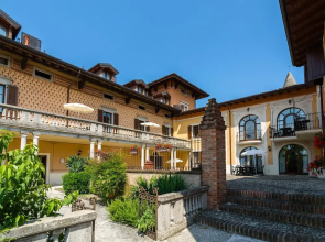 Exquisite Holiday Home In Manerba Del Garda Near Lake Garda