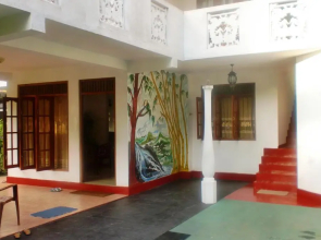 161 White Villa