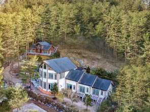 Yangyang hwansangeui seong pension