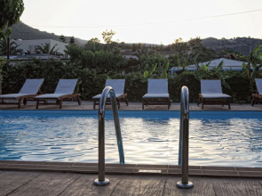 Niriides Beach Hotel