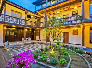 Mengwangchao Boutique Inn(丽江梦王朝雪山观景客栈)