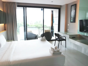 Serenotel Pattaya Beach Front