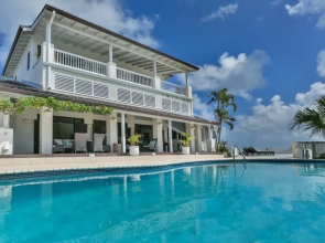 Sprawling three bedroom villa - Tamarind Villa 3 Villa by RedAwning