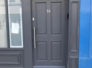 1 Bed Flat in Pedestrianized High Street