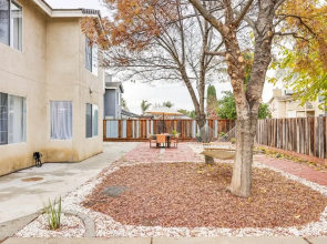 Spacious Los Banos Home w/ Patio - Dogs Welcome!