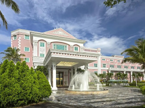 Le Beau Max Resort