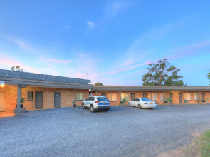 Hilldrop Motor Inn