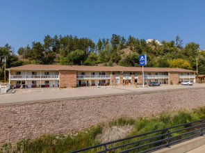 Americas Best Value Inn by the River Hot Springs