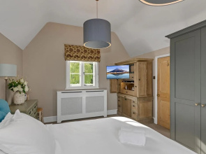 The School House - Luxury Home With Large Garden